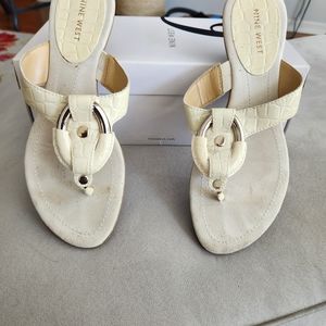 Sandals conmfy and cute